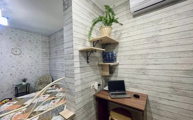 Pihtoviy sad ot akamoz Flat