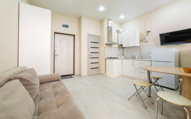 Komfortnaya studiya na 5m etazhe s vidom na gory Flat