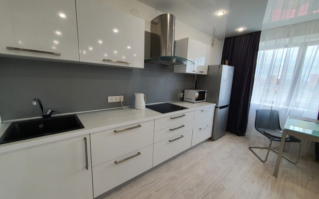Uyutnaya Studiya Ryadom S Volgoy Flat