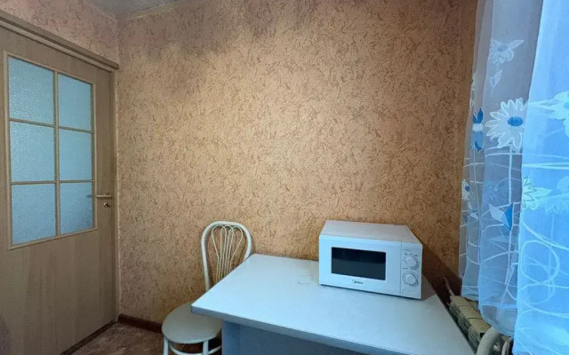 Квартира для командировочных рядом с заводами Лукойл, Каустик;