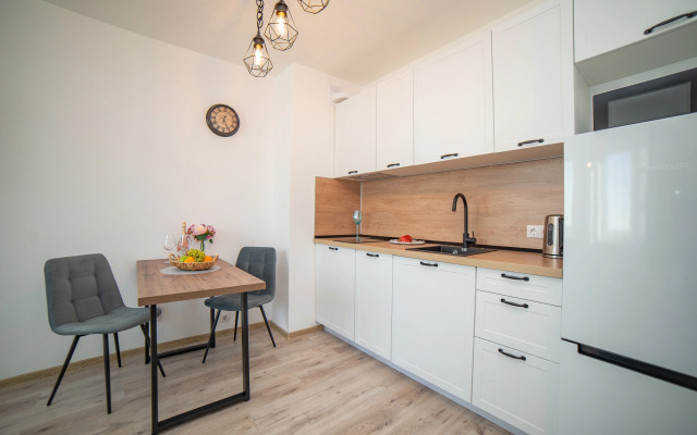 Квартира Евро-Двухкомнатная BeGuest на Академика Ландау 36