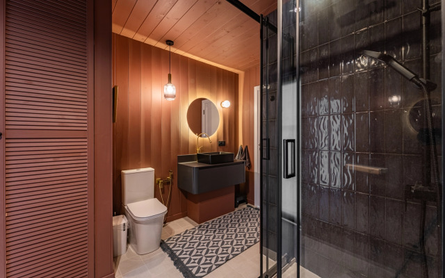 Частный дом с горячим джакузи на террасе