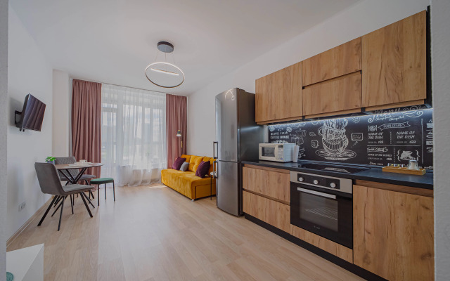 Sovremennaya Komfortnaya V Novom Dome, V Tsentre Flat