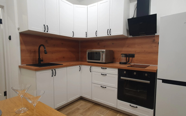 Beliy Sokol Flat