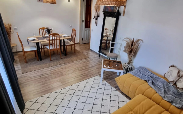 2kh Komnatnaya V Tsentre Goroda Flat