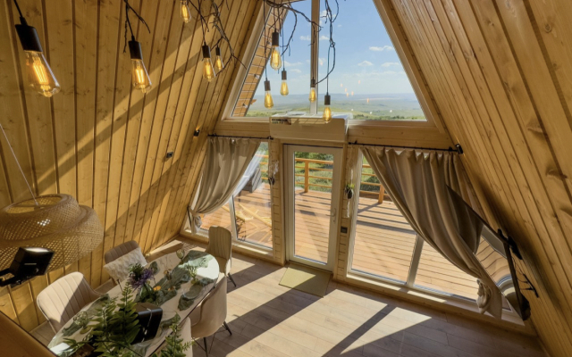 Posutochno S Vidom Na Ozero SNT Zori Kavkaza Chalet