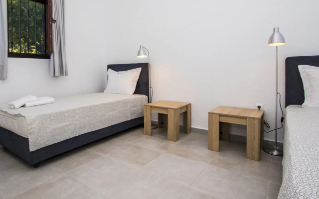 Lorenia Sea Side Elani Villa