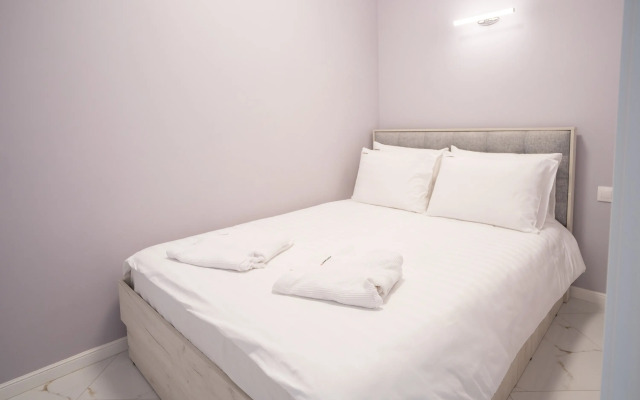 Red Apartments Art Layt Siti Molison Apartments