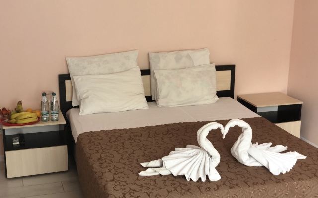 Uyutnyij Prichal Hotel