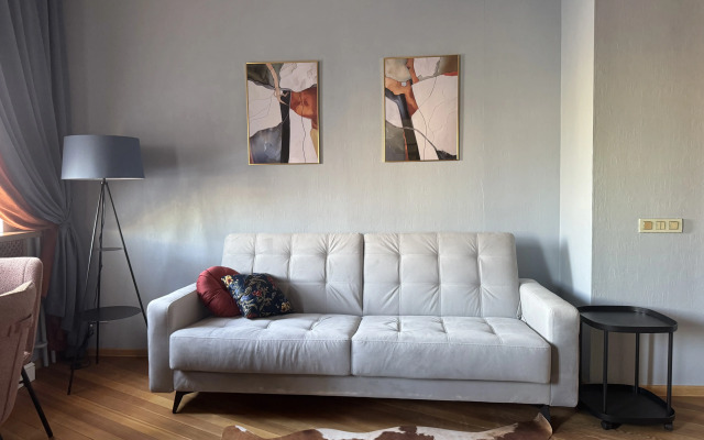 Na Baumana (Arbat) Flat