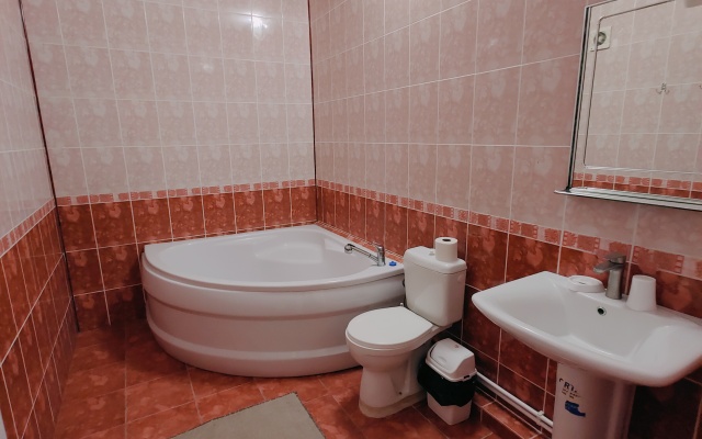 S Bassejnom Private House