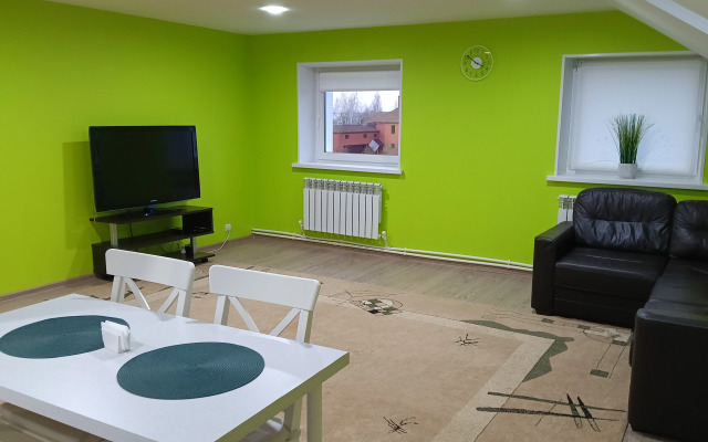 Двухкомнатная квартира в Частном Доме с Отдельным Входом