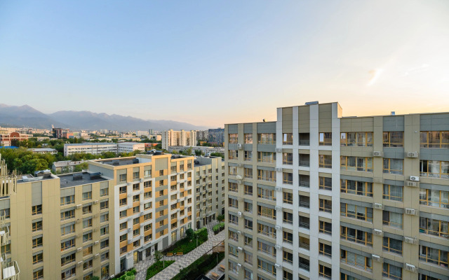 Ryadom s Arbatom i Megoy Flat
