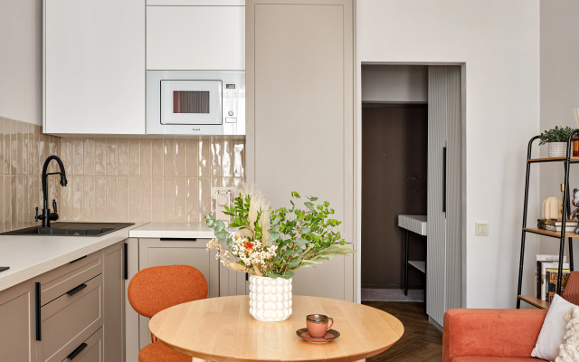 Tot samyiy dom s zolotoy arkoy Flat