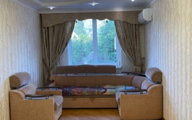 Prostornaya Kvartira V Tsentre Apartments