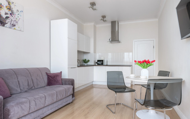 Апартаменты с захватывающим видом на Мост Поцелуев и парк 30 летия Победы