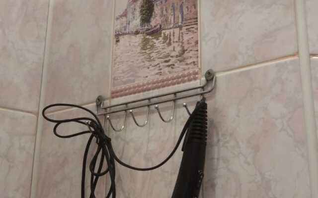 Parizh Na Shkolnoy Apartments