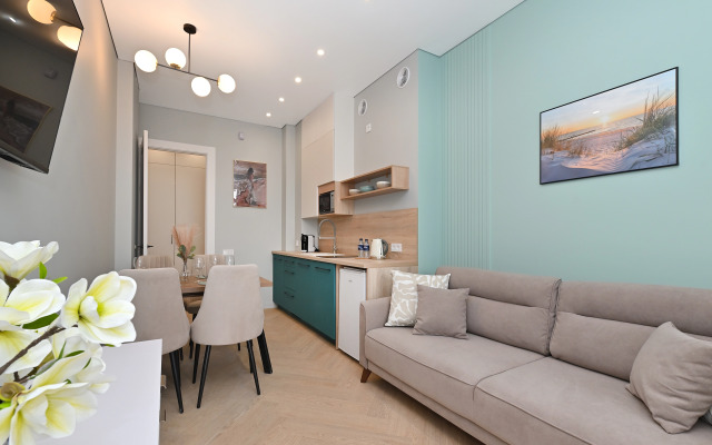 Currant TROESUTOK Apartments