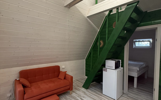 Частный дом Афрейм на берегу реки Пра