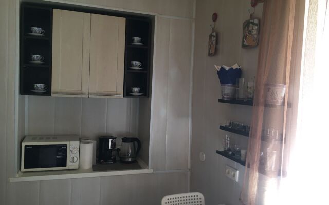 Dvushka u Semimostya Flat