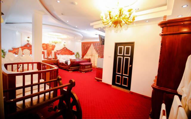 White House Hotel