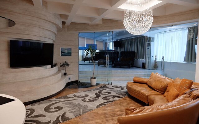 Pentkhaus Na Prospekte Mira Apartments