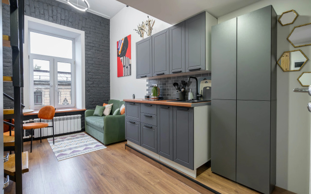 Komfortnaya Studiya S Dizaynerskim Remontom Flat