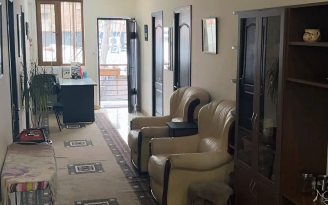 Komitas Guest House