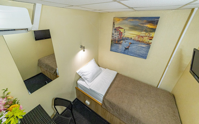 Mini Hotel Kashirskiy - Hostel