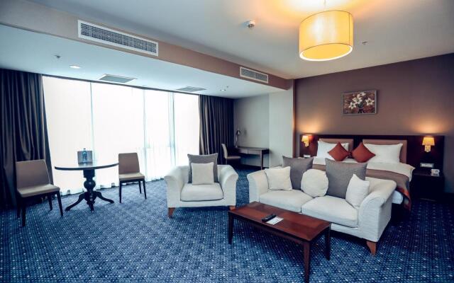 Parkside Hotel & Apartments