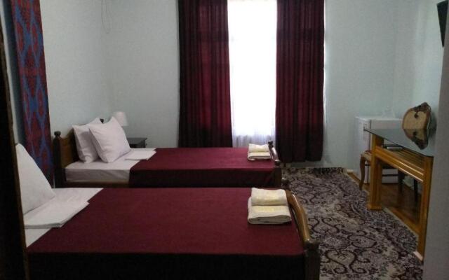 Parvina Hotel