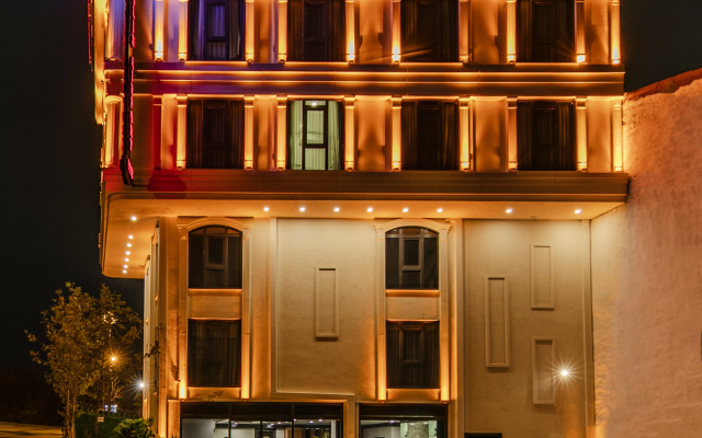 Отель Solin Airport Hotel