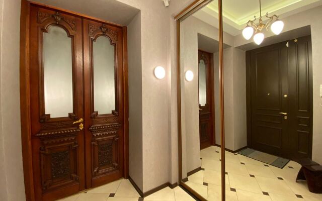 Апартаменты Историческая Квартира с Камином