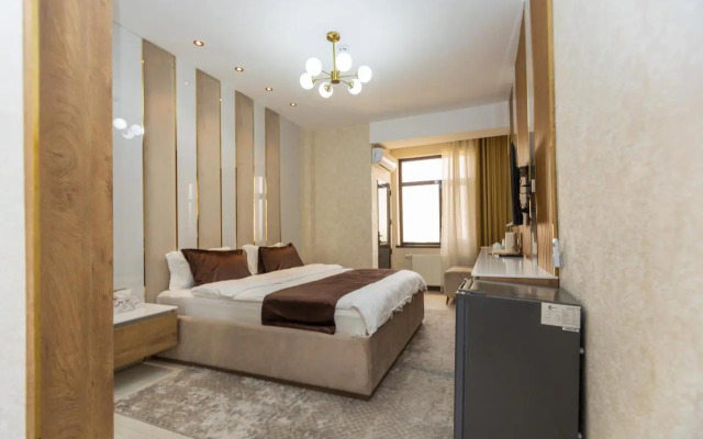 Firdavsi Hotel