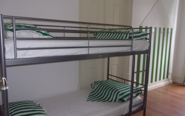 Hostel 402