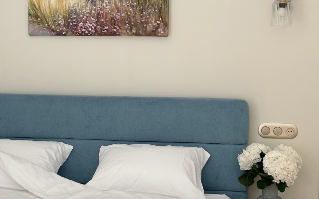 Studio Azure Studio Flat