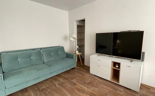 Na Ul. Mukhina 1 Flat