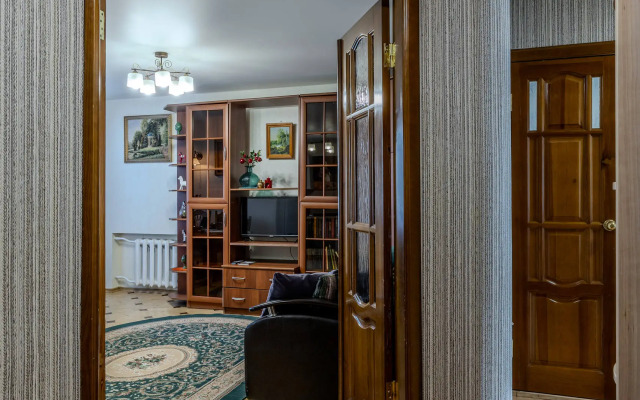3-K po Priyatnoy Tsene Ryadom s Naberezhnoy Flat