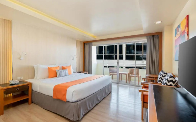 Отель Sunshine Hotel & Residences