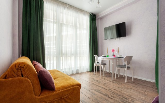 Milaya studiya na 1m etazhe s vidom na gory i oborudovannoy kukhney Flat