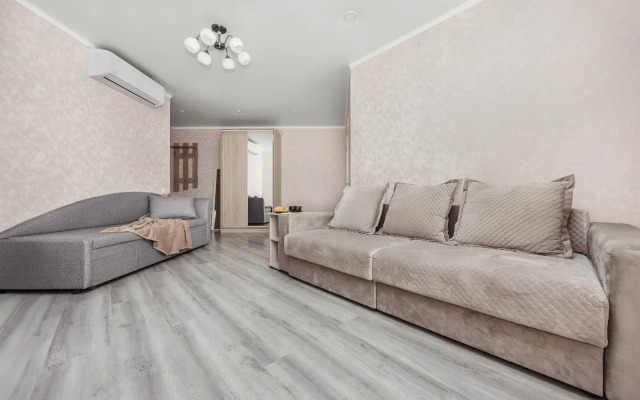 Dvukhkomnatnaya S Balkonom I Vidom Na More Flat