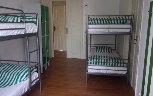 Hostel 402
