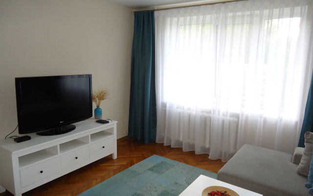 V Tikhom Tsentre Apartments