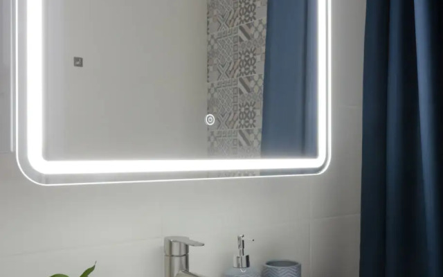 Roomyroom Ralladio U Metro Lomonosovskaya Apartments