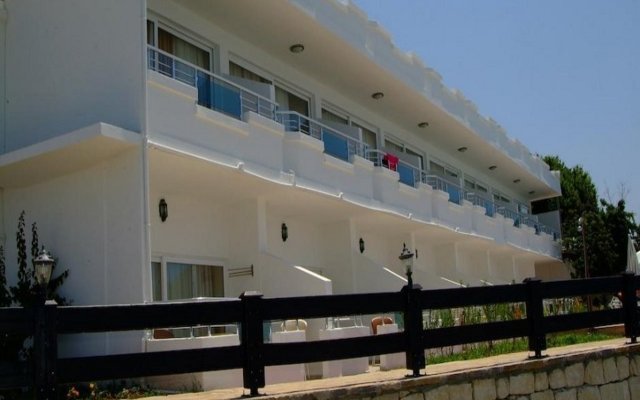 Side Beach Club Hotel