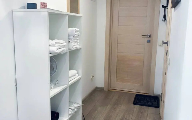Byudzhetnaya Studiya v Tsentre Peterburga Apartment