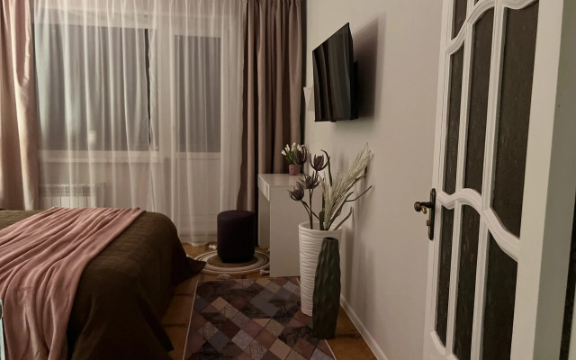 Апартаменты в тихом районе на восьмом этаже