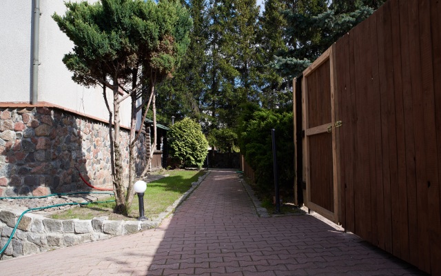 V Yolkakh Private House