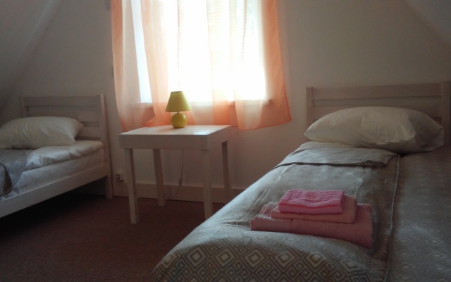 Listya Travyi Guest House