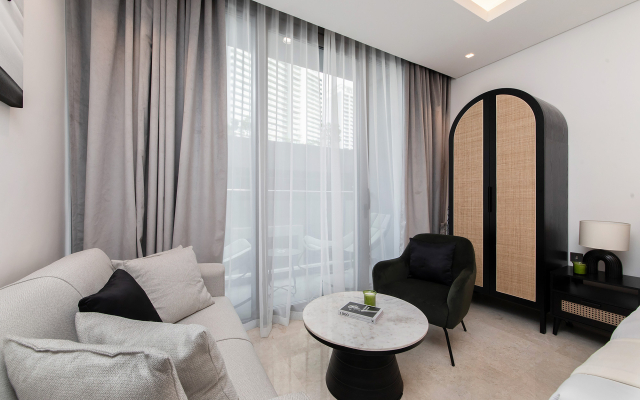 Downtown Dubai Studio Close to Dubai Mall Apartments